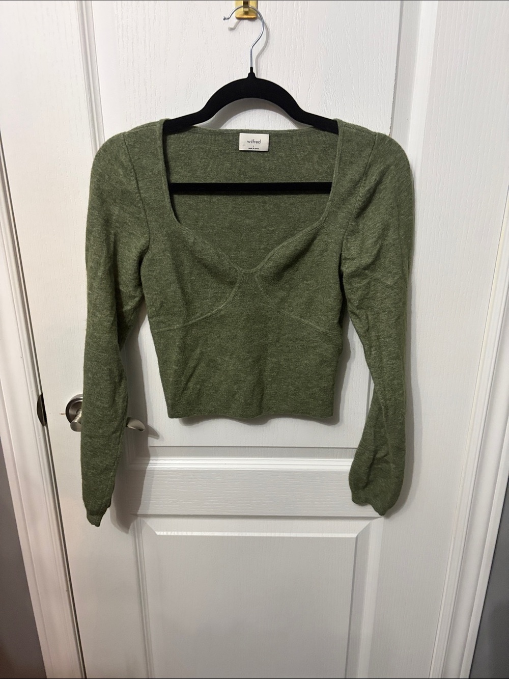 Wilfred Olive Scoop Neck Cropped Long Sleeve Top